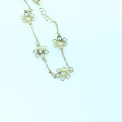 18K Yellow Gold Flower-Style Bracelet | Elegant Floral Fine Jewelry