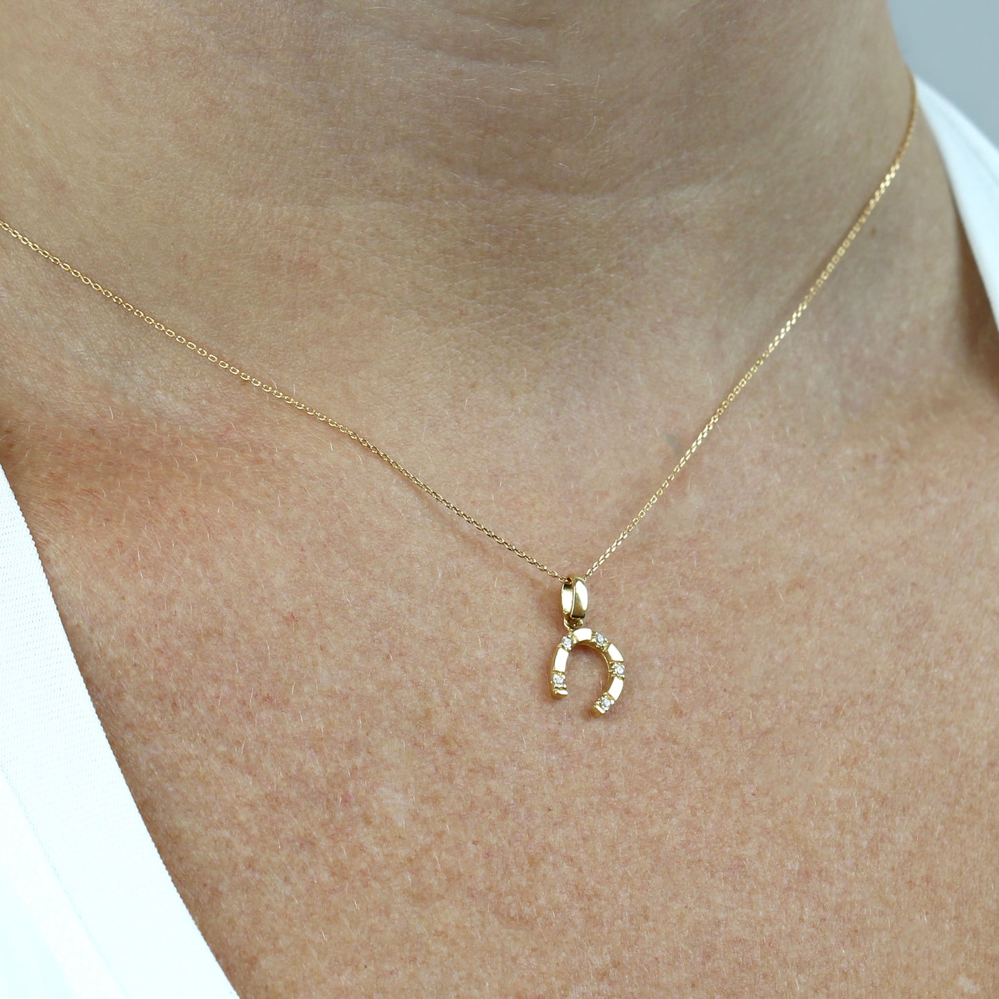 18K Gold Horseshoe Pendant Necklace with 18k gold Chain – Fine jewelry